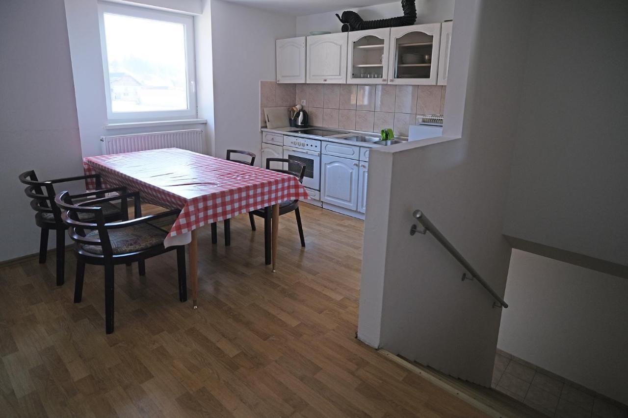 Sostanj Velenje Ravne Sobe Rooms Vrtacnik D O O المظهر الخارجي الصورة
