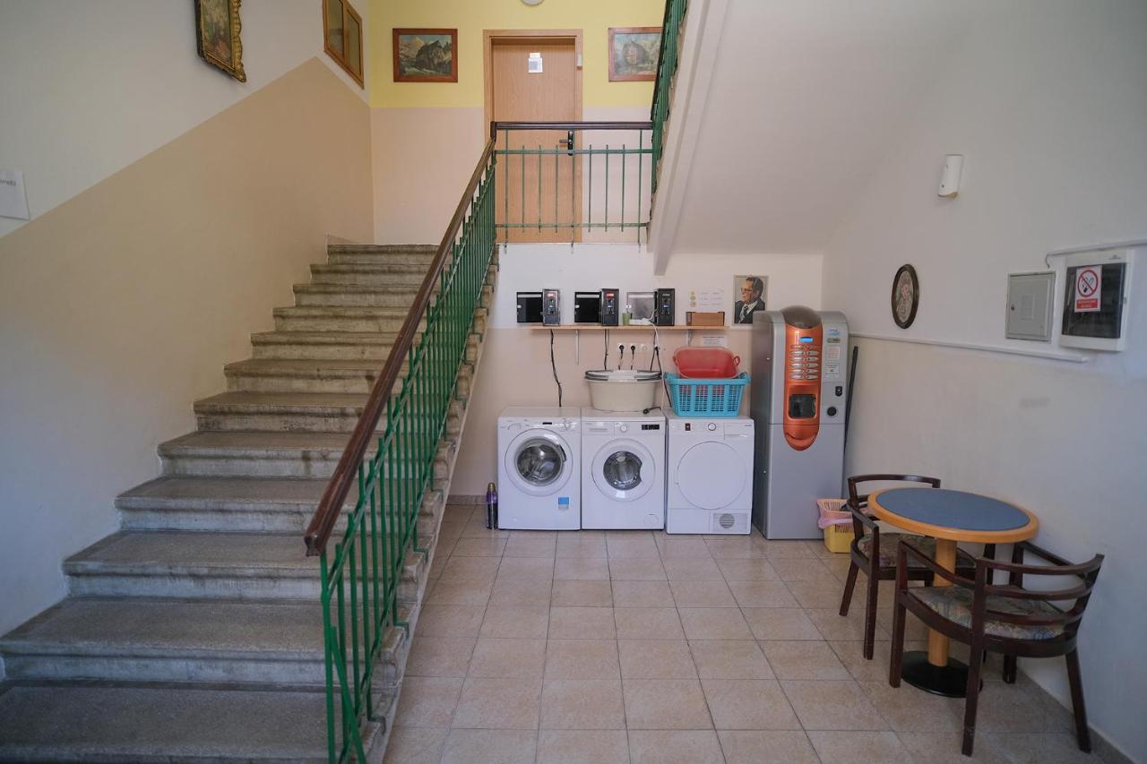 Sostanj Velenje Ravne Sobe Rooms Vrtacnik D O O المظهر الخارجي الصورة