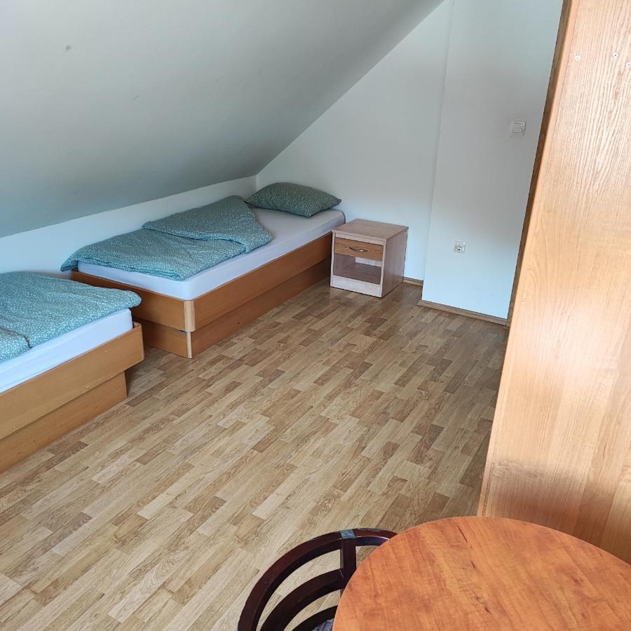 Sostanj Velenje Ravne Sobe Rooms Vrtacnik D O O المظهر الخارجي الصورة