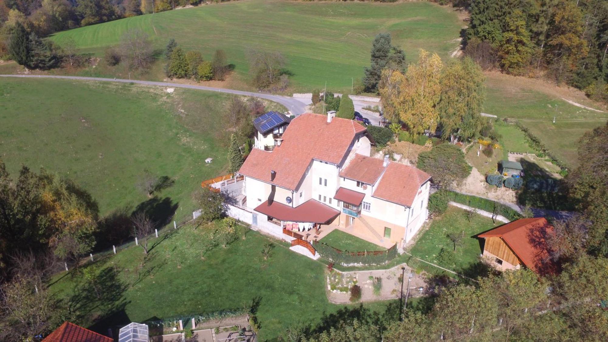 Sostanj Velenje Ravne Sobe Rooms Vrtacnik D O O المظهر الخارجي الصورة