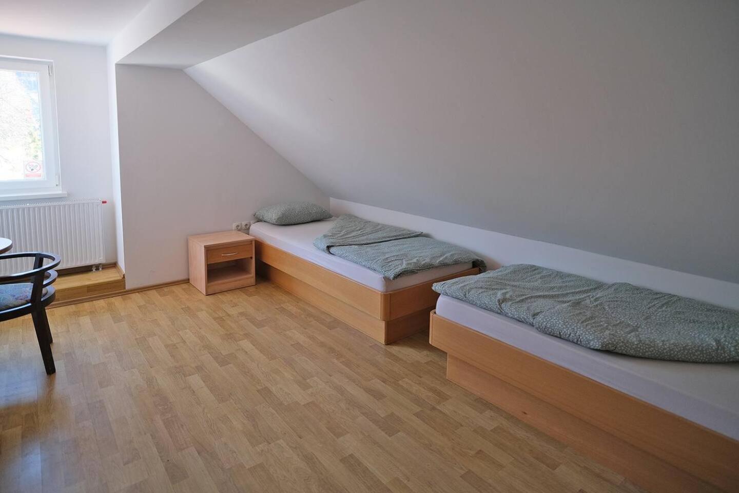 Sostanj Velenje Ravne Sobe Rooms Vrtacnik D O O المظهر الخارجي الصورة