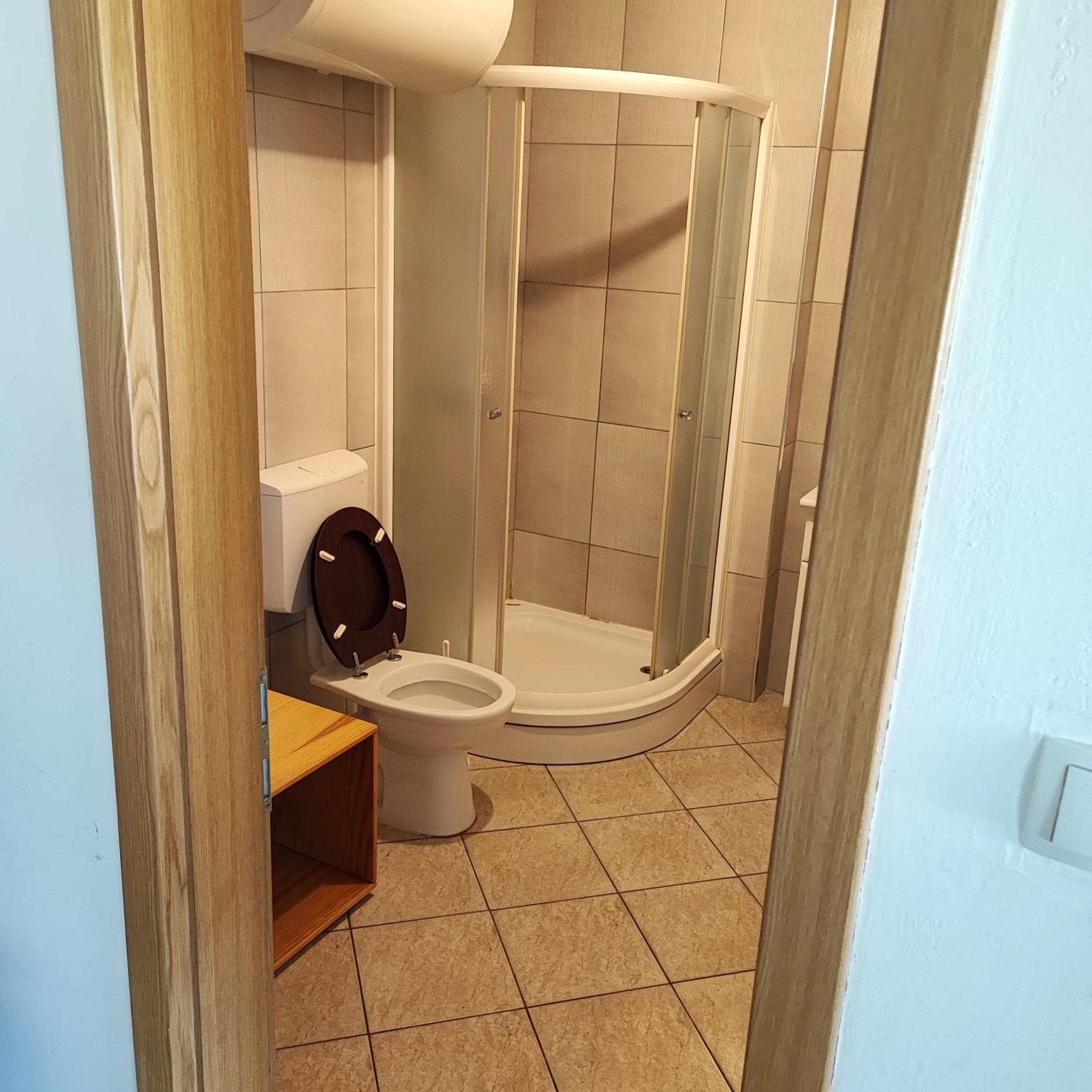 Sostanj Velenje Ravne Sobe Rooms Vrtacnik D O O المظهر الخارجي الصورة